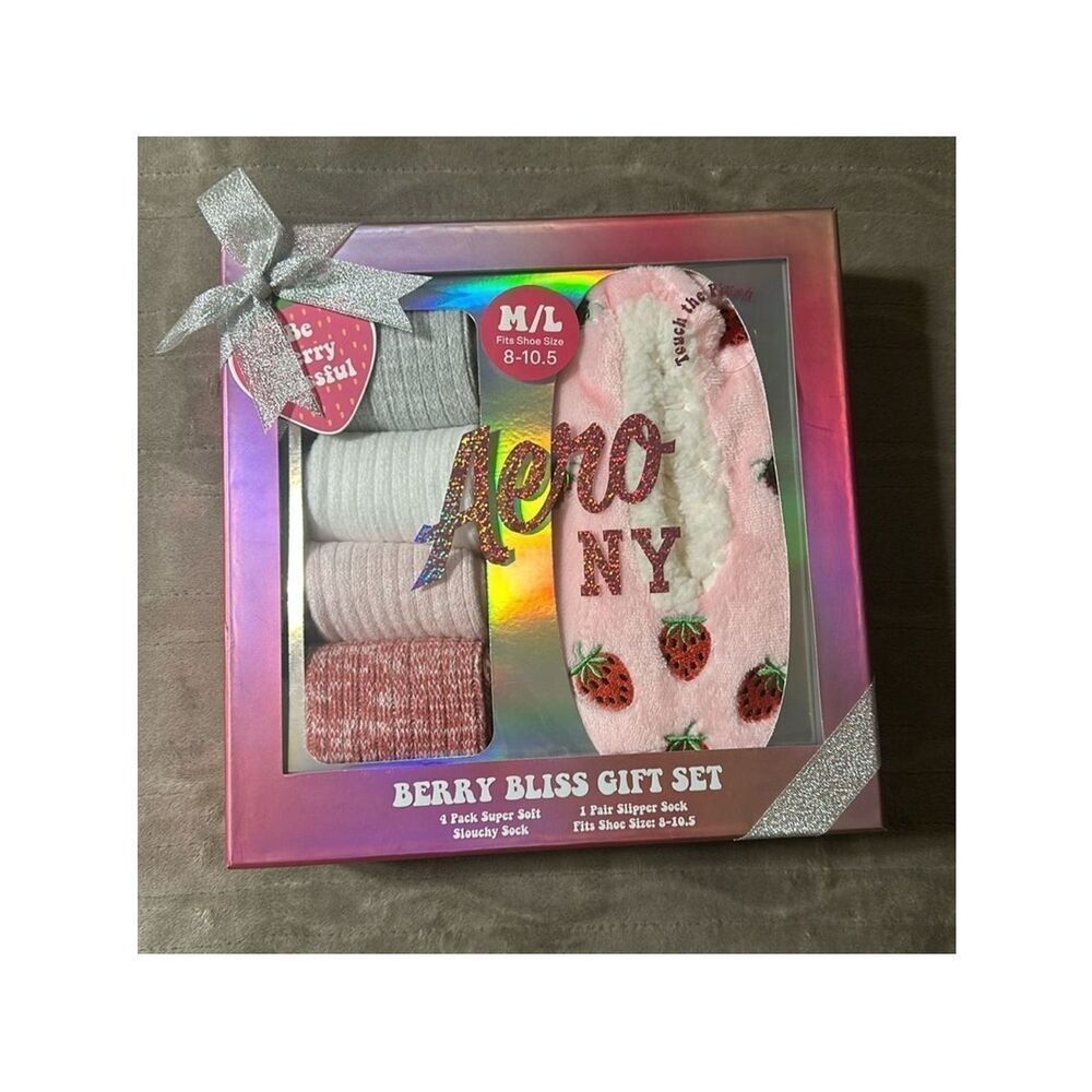 Aero Berry Bliss Pink Heather White 4 Pack Soft Slouchy Sock Slipper Gift Set
